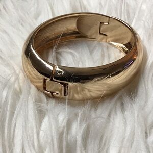 Vintage Elegant Gold Bangle Bracelet